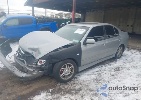 2000 Infiniti G20 Luxury/Touring z USA, uszkodzony, nr VIN JNKCP11A4YT304883